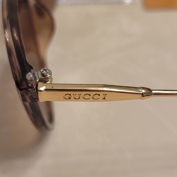 Gucci Black and Brown Tortoiseshell Sunglasses - Picture 7 of 11